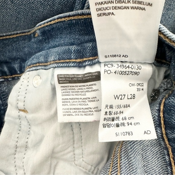 Levi’s High Rise Wedgie Straight Cropped Jeans - Medium Wash - Picture 14 of 14